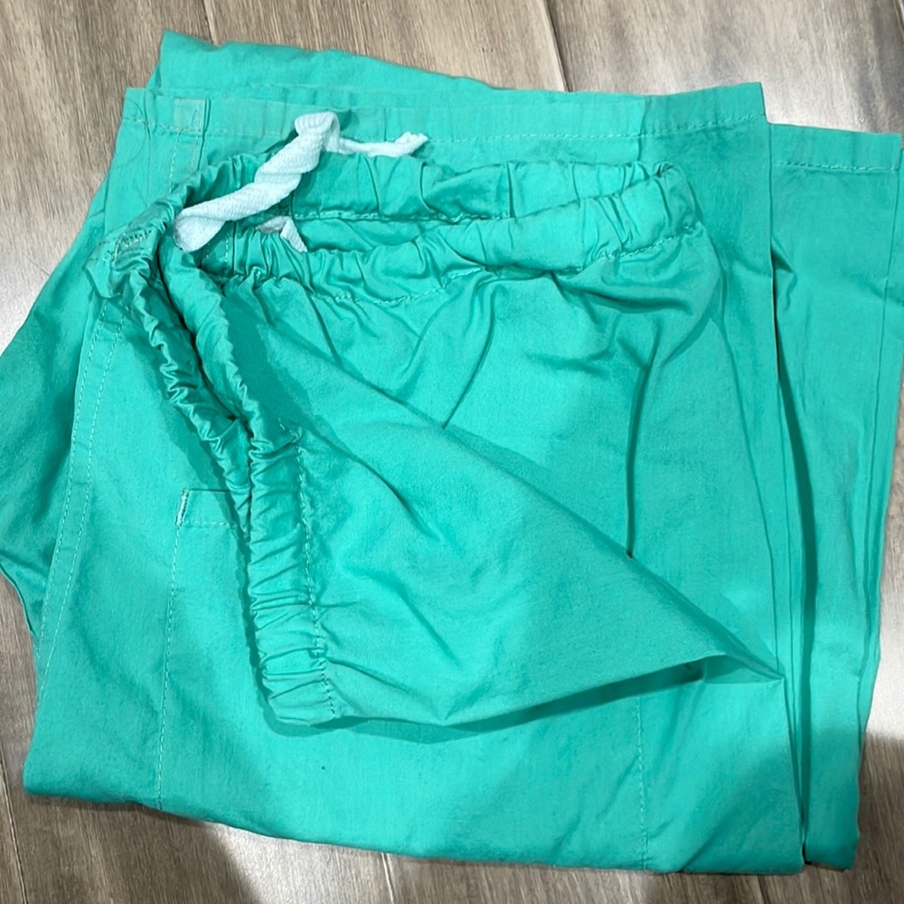 Scrub bottoms size S